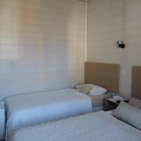 Les Chambres De La Gare 谢尔河畔努瓦耶 外观 照片