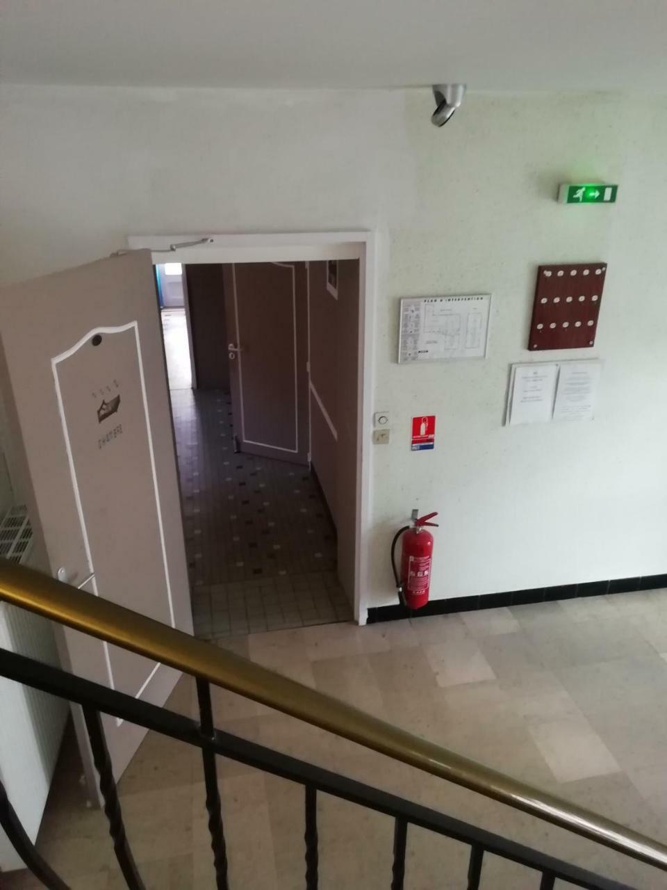 Les Chambres De La Gare 谢尔河畔努瓦耶 外观 照片